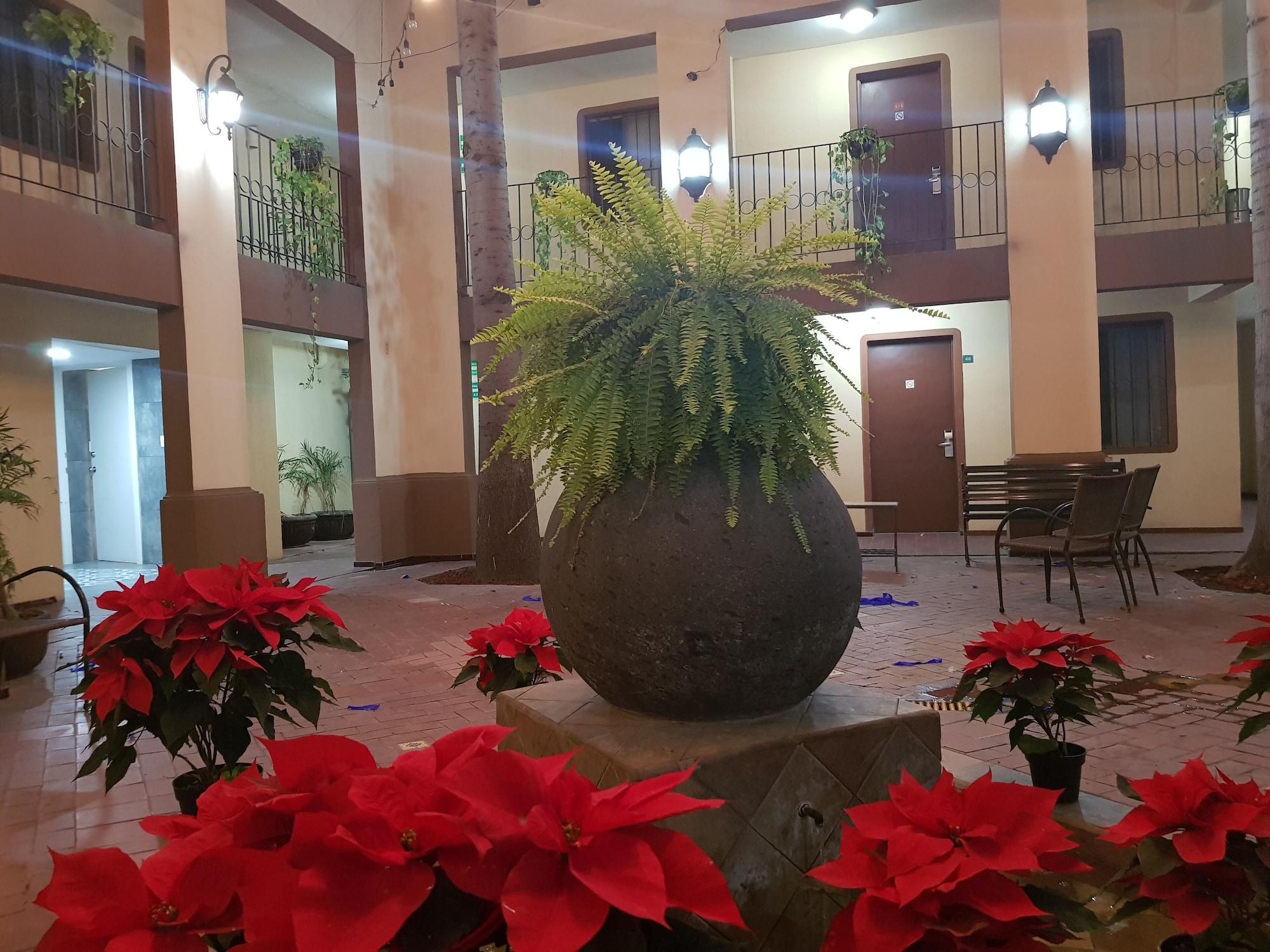 Hotel Suites Kino Hermosillo Kültér fotó