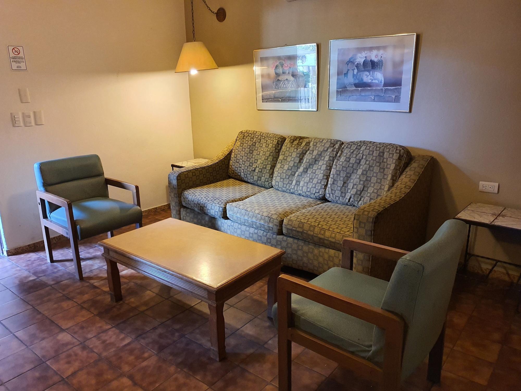 Hotel Suites Kino Hermosillo Kültér fotó