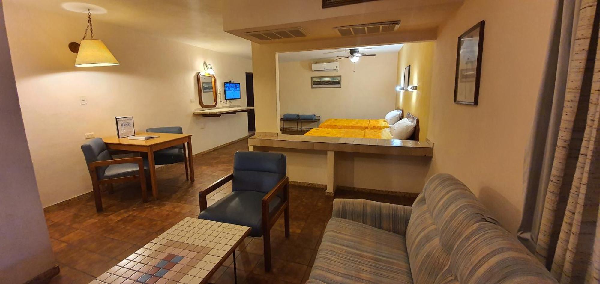 Hotel Suites Kino Hermosillo Kültér fotó