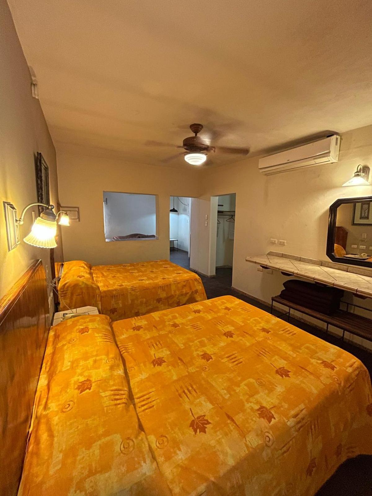 Hotel Suites Kino Hermosillo Kültér fotó