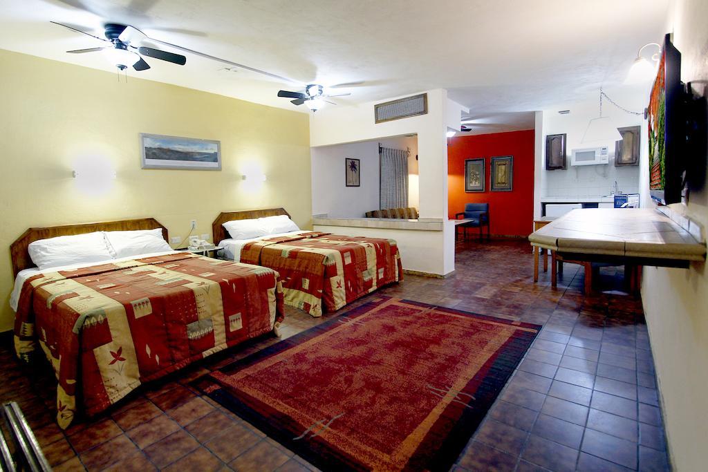 Hotel Suites Kino Hermosillo Szoba fotó