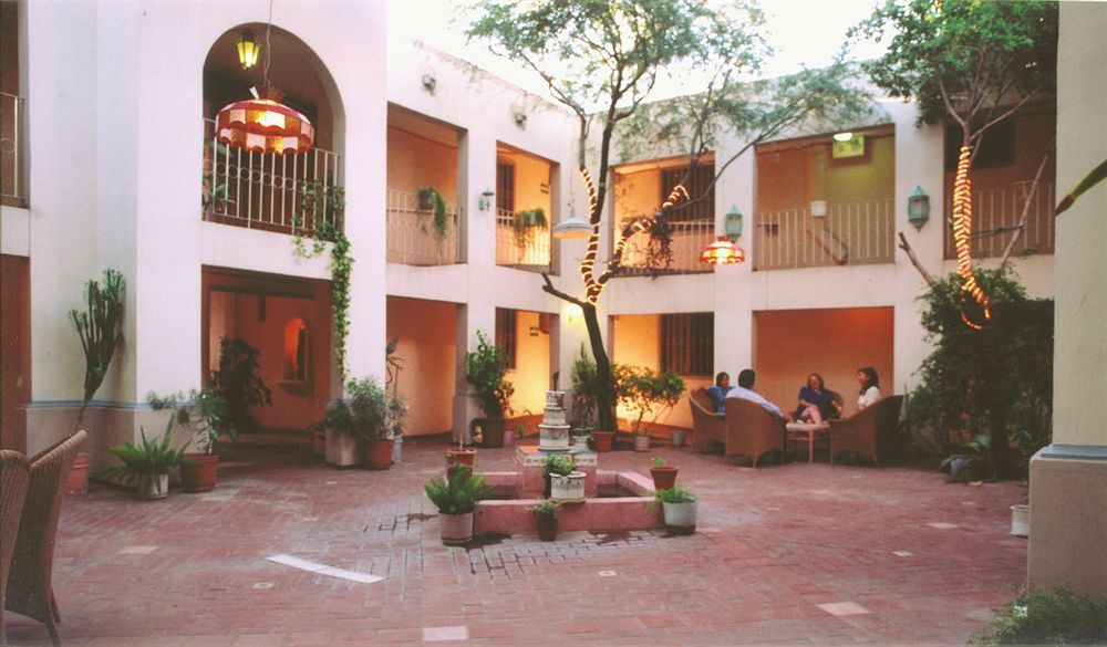 Hotel Suites Kino Hermosillo Kültér fotó